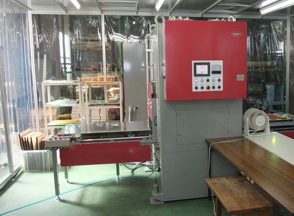 Simultaneous cutting high-frequency welder
